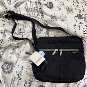 Crossbody bag